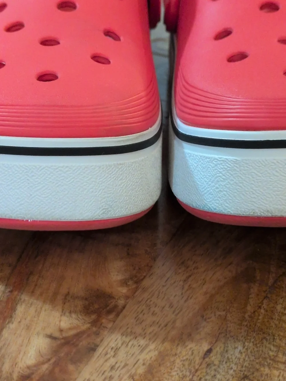 Crocs Off Court Clog Tomato Red Stripe Men's 11